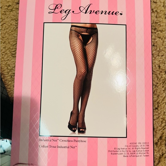 Fishnet stockings one size fits 90-160 lbs - Picture 2 of 3